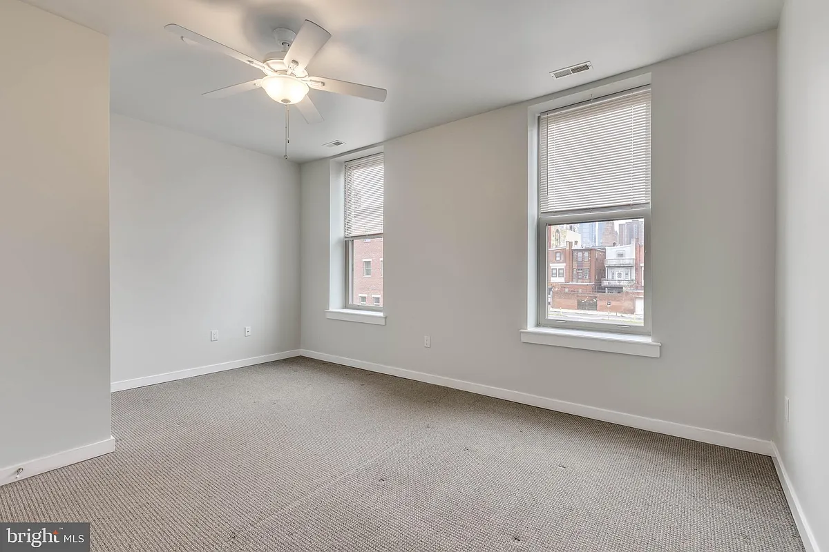 Building Photo - 1418 Christian St #2