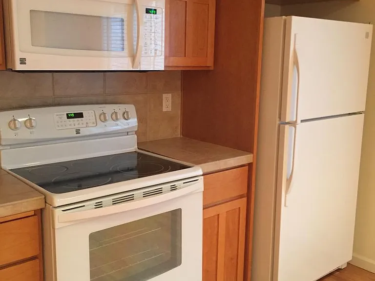 Full kitchen