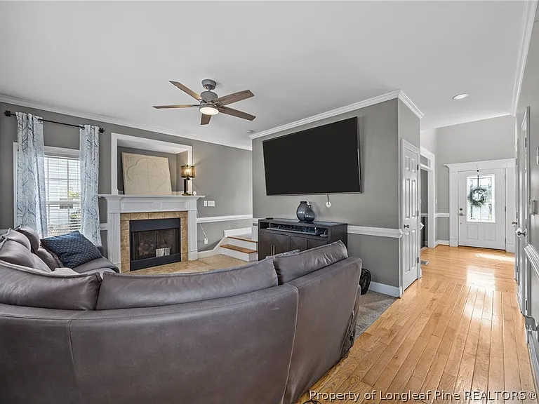 3825 Barnsdale Dr — Photo 10