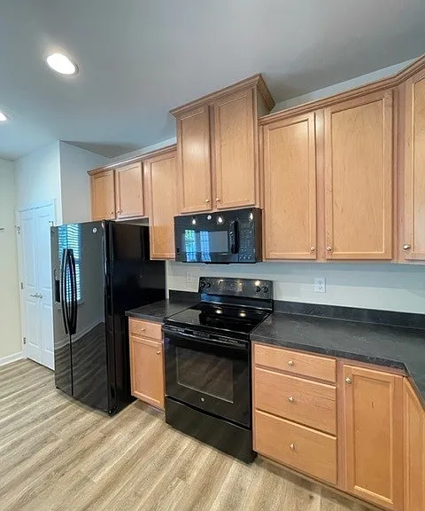 8107 Creekside Village Dr — Photo 13