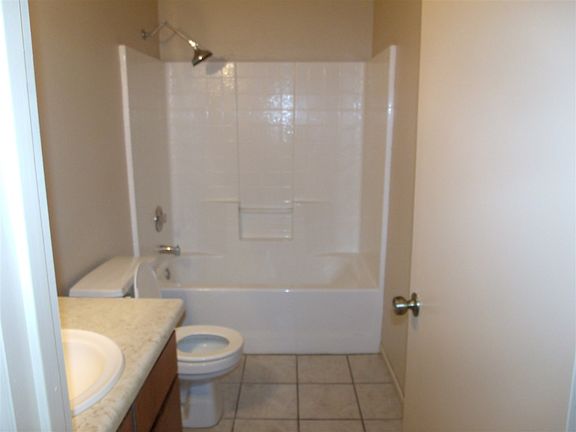 5th image of 670 W Capitol St
