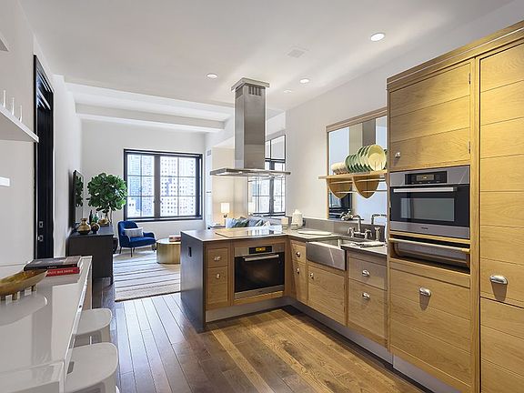 2nd image of 425 W 50th St APT 14C