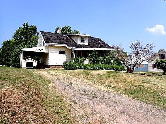 3rd image of 210 Girard Ave