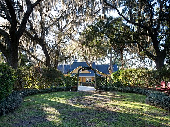 Gorgeous Southern Living!