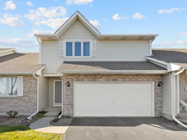 820 Adam Ln, Hampshire, IL 60140