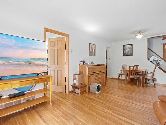 3rd image of 6648 Channel Rd NE