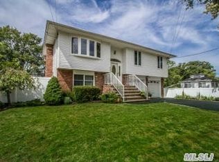 62 Mayhew Ave, Babylon, NY 11702