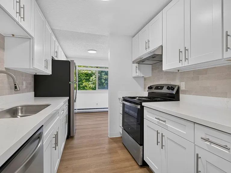 Lawton Park Villas- One month free- 2 Bed / 2 Bath Space to Live, Room to Breathe, All Yours. Mag... — Photo 26
