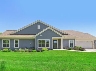 N55W35156 Coastal Ave, Town Of Oconomowoc, WI 53066
