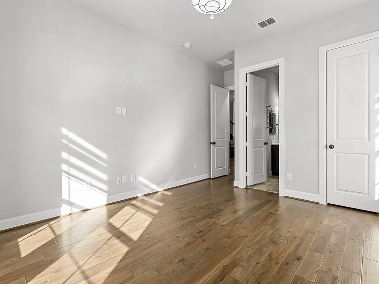 2812 Orchid St — Photo 29