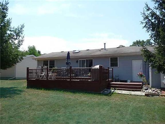 3rd image of 2037 Luwanna Dr