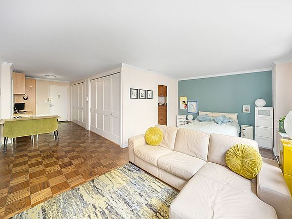2nd image of 130 E 18th St APT 2P
