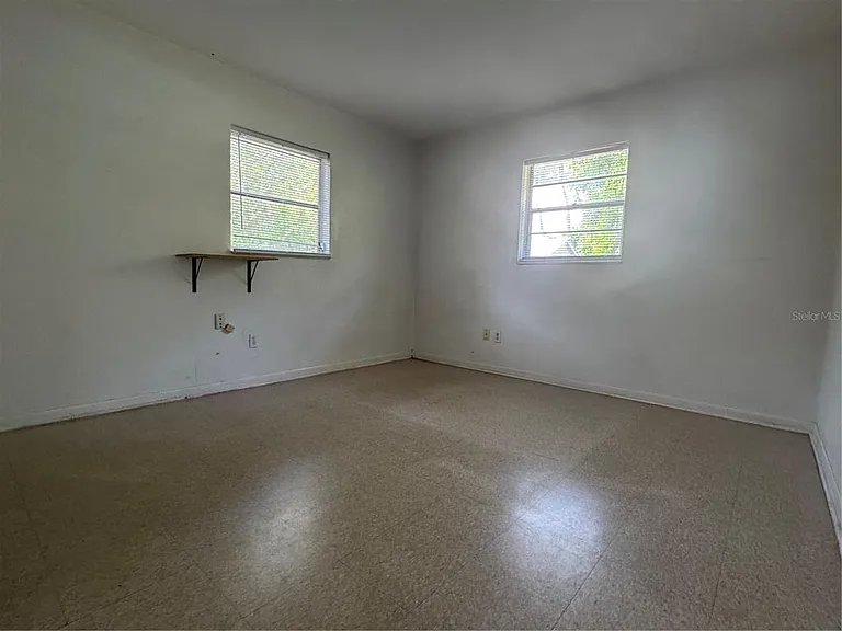 1421 Noble Pl — Photo 9