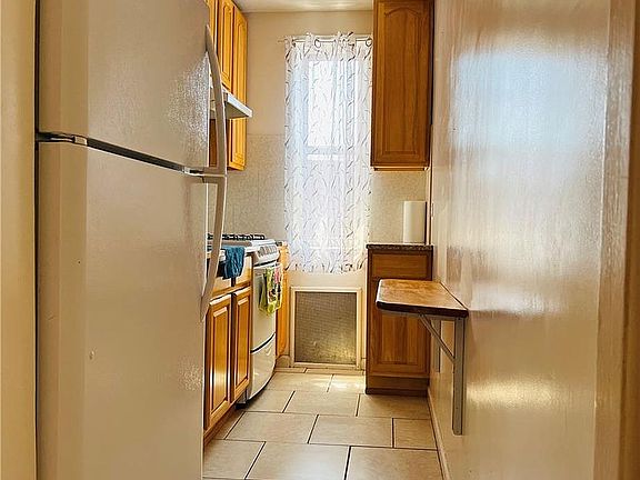 5th image of 2900 Ocean Ave APT 4D