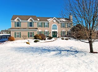 14 Johnston Dr, Flemington, NJ 08822