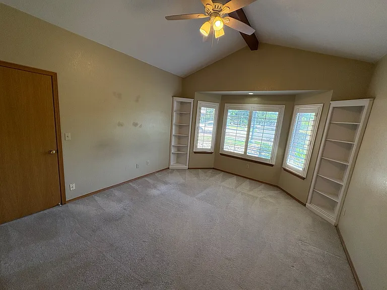 605 E Babcock Ave — Photo 21