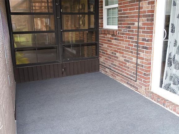3rd image of 1920 E Edgewood Dr E APT M1