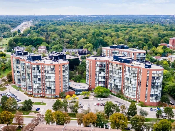 2100 Sherobee Rd #2076, Mississauga, ON L5A 4C5