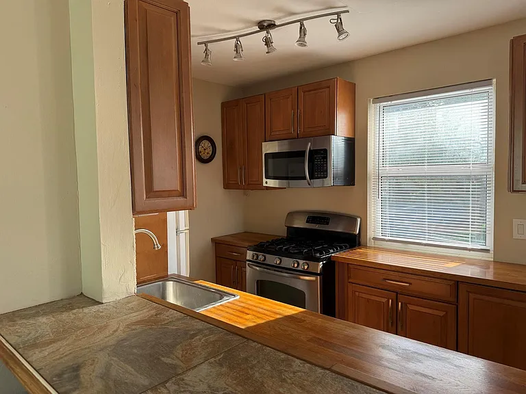 15 N Ocean Ln #3 — Photo 7