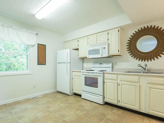 5th image of 731 E Sherwood Hills Dr