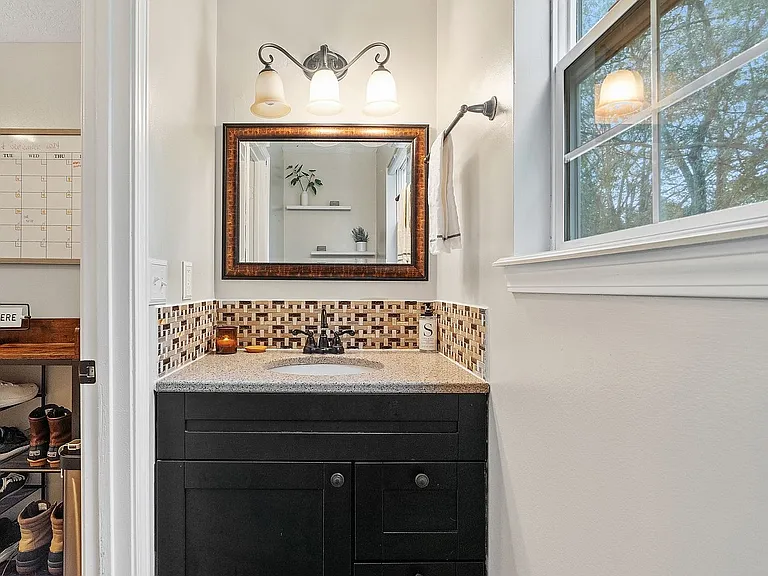 3397 Yorkshire Dr — Photo 12