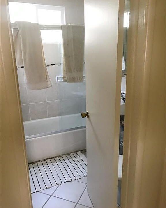 1st image of 1825 Park Dr APT 2
