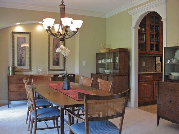Dining Room Seats 12+