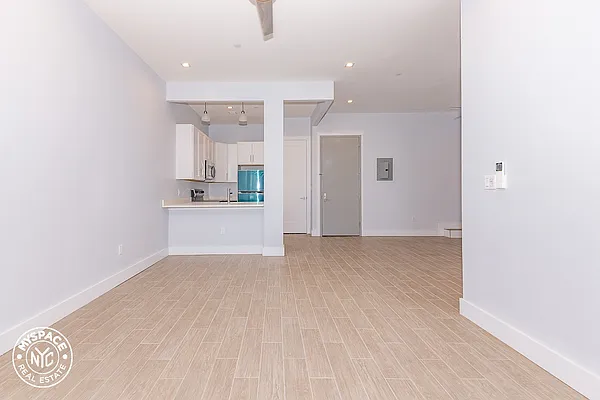 Rented by MySpaceNYC | media 28