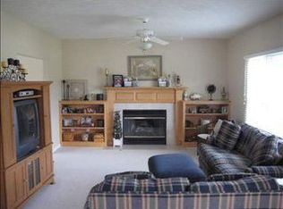 22 Shoal Creek Ct, Bloomington, IL