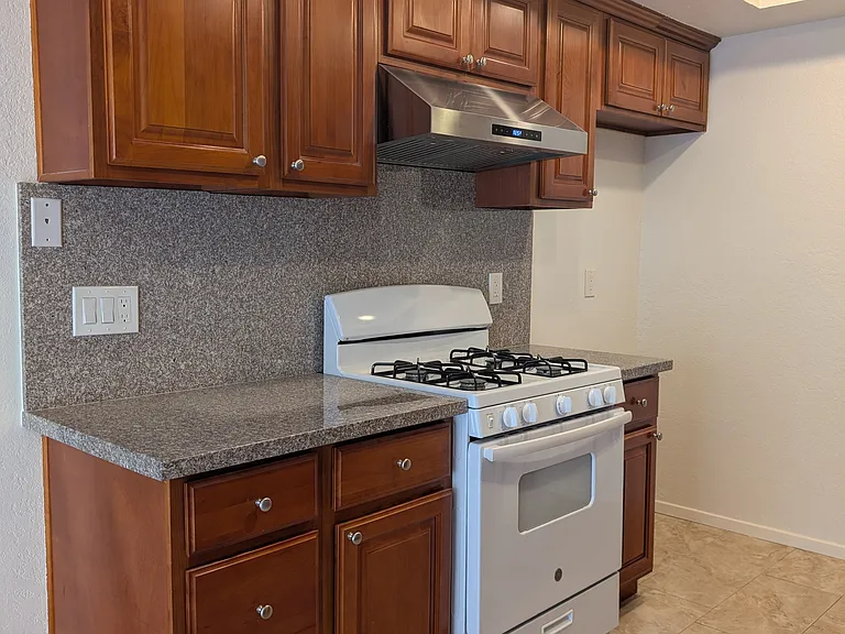 Sierra Vista Way — Photo 6