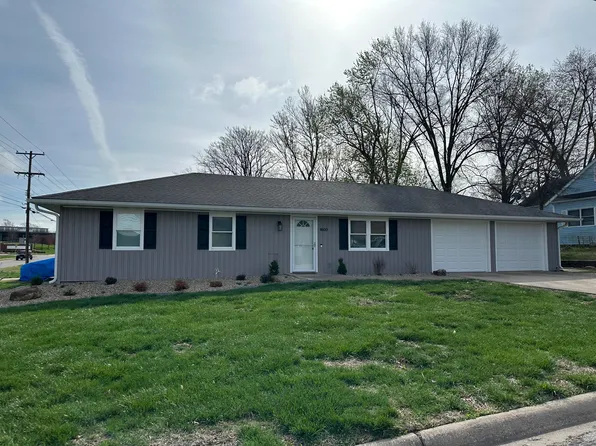 1600 S Olson Ave, Marshall, MO 65340