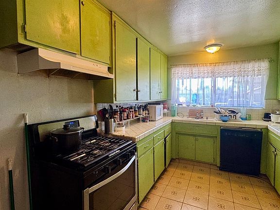2nd image of 2200 Julian Ave