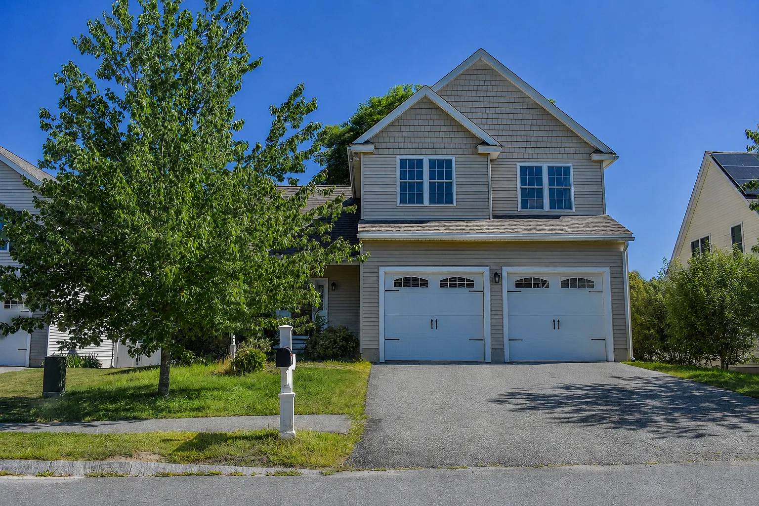 3 bed, 2.5 bath, 2124 sqft, $4,200 — Photo 4