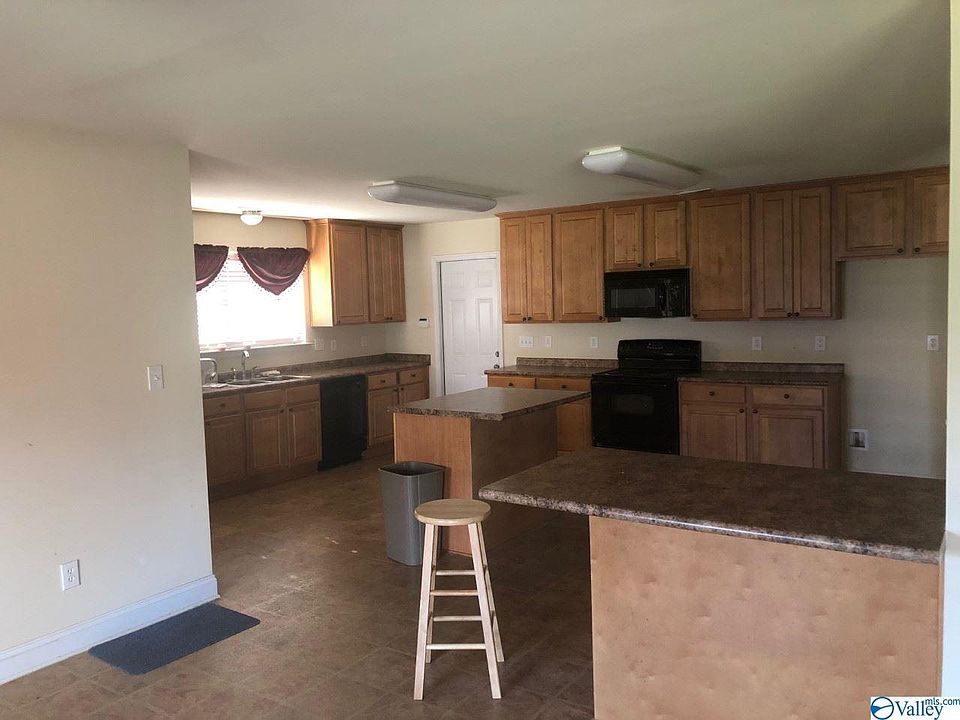 2nd image of 111 Roxberry Dr
