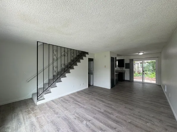 Kimberly Dawn, 15007-15043 SE Powell Blvd #11, Portland, OR 97236