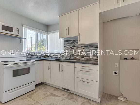 5th image of 322 E Robert Ave #1