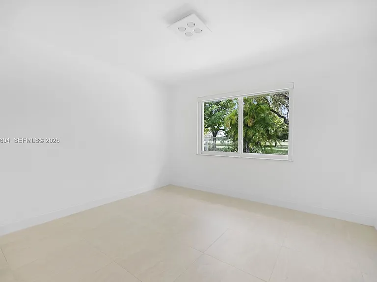 2045 SW 125th Ct — Photo 12