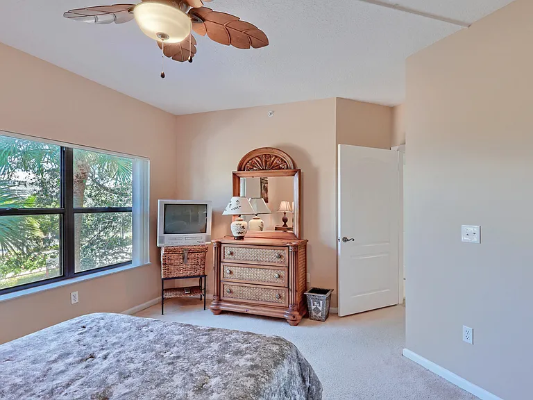 800 Uno Lago Dr #305 — Photo 33