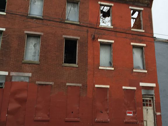 2nd image of 2534 W Oxford St