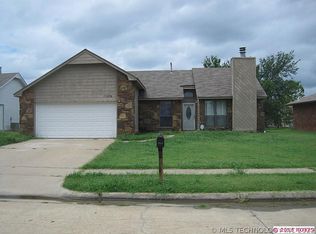 17674 S Santa Fe Pl, Mounds, OK 74047