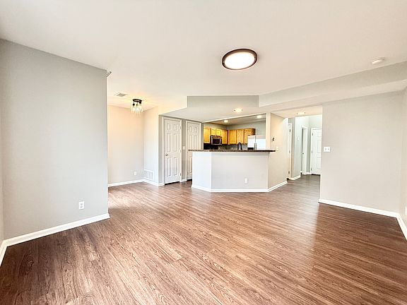 5th image of 18717 E 57th Pl Unit D