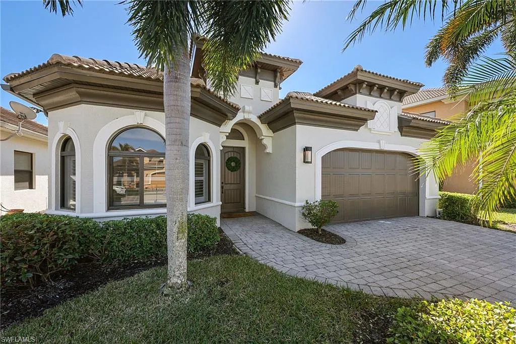 3 bed, 2.0 bath, 2045 sqft, $8,950 — Photo 2