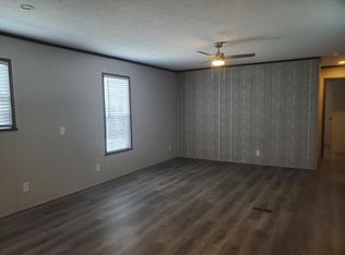 178 Country Forest Dr, Fort Wayne, IN 46818