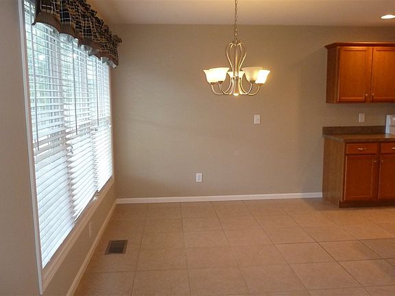 5th image of 7844 Outer Lincoln Ave