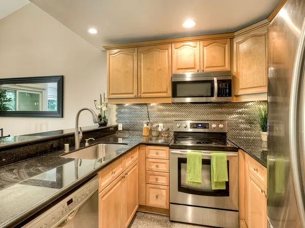 621 Park Ave, Fairfield, AL 35064