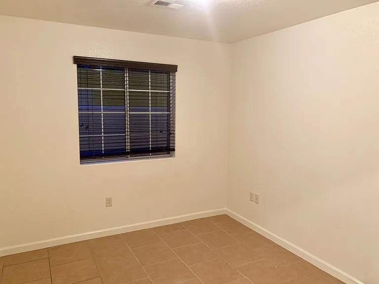 1368 E Babbitt Ln — Photo 5