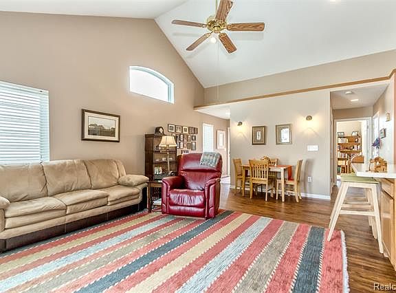 5th image of 29480 Meadow Ln