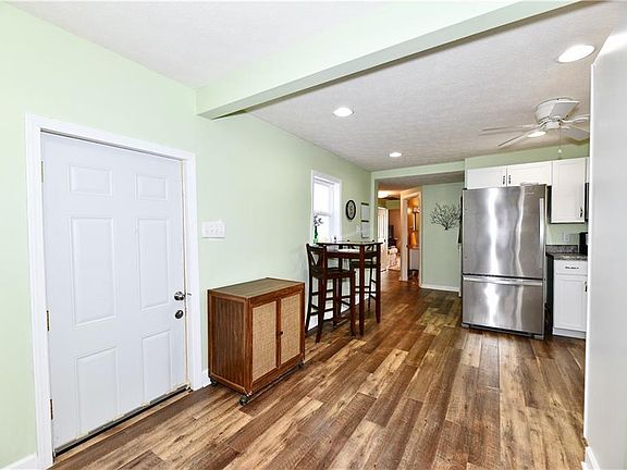 4th image of 634 E State Road 38