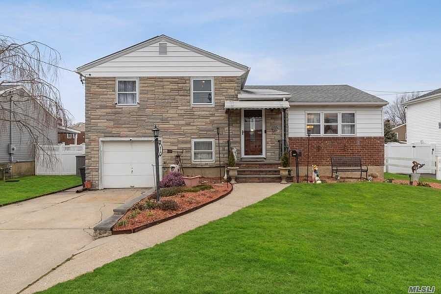 474 Grand Blvd, Massapequa Park, NY 11762 Zillow