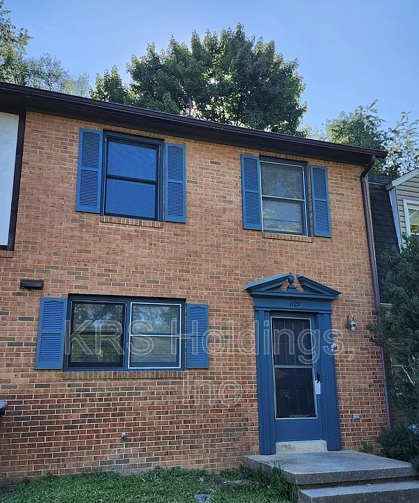 1129 Mountain View Dr